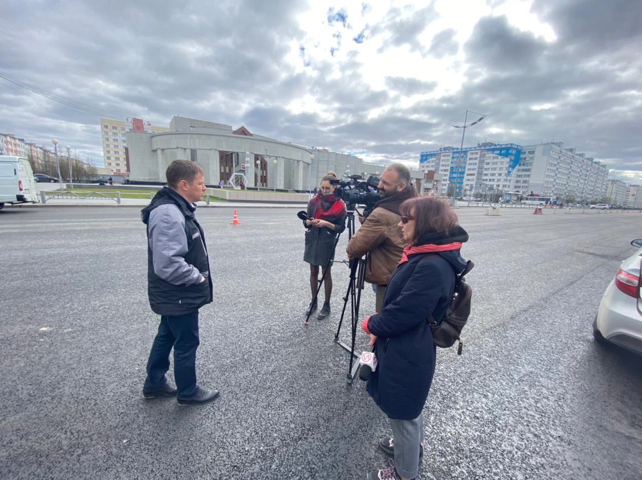 В Новом Уренгое завершилась укладка асфальта на Ленинградском проспекте -  KP.RU